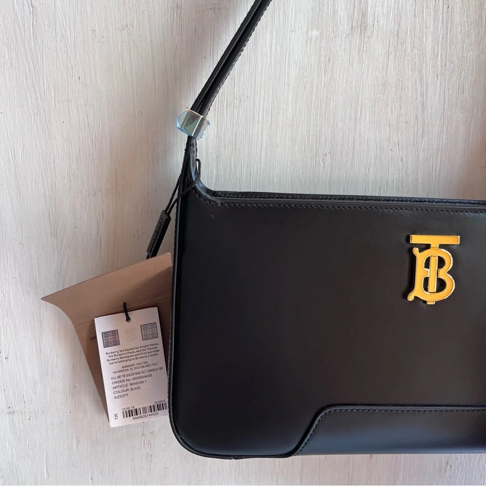 🔴SOLD🔴 BURBERRY Show it Off Bundle - Picture 7 of 16